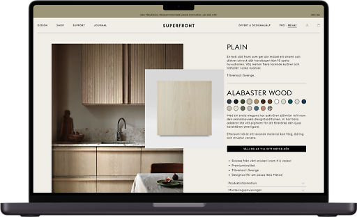 Mockup av laptop med b2c e-handeln Superfront på skärmen. 